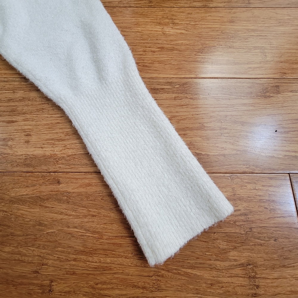 Express Pull-over Rhinestone Button Puff Shoulder… - image 7